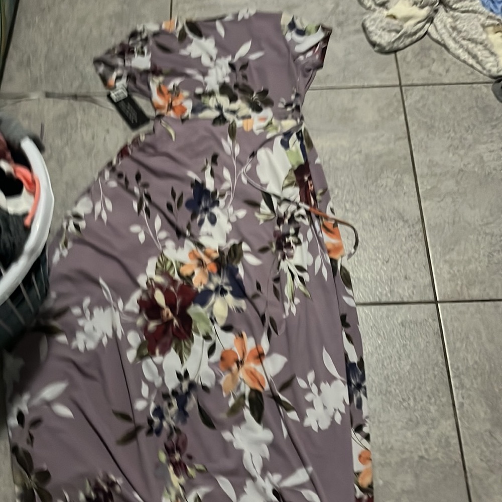 Dress - Picture 3 of 3